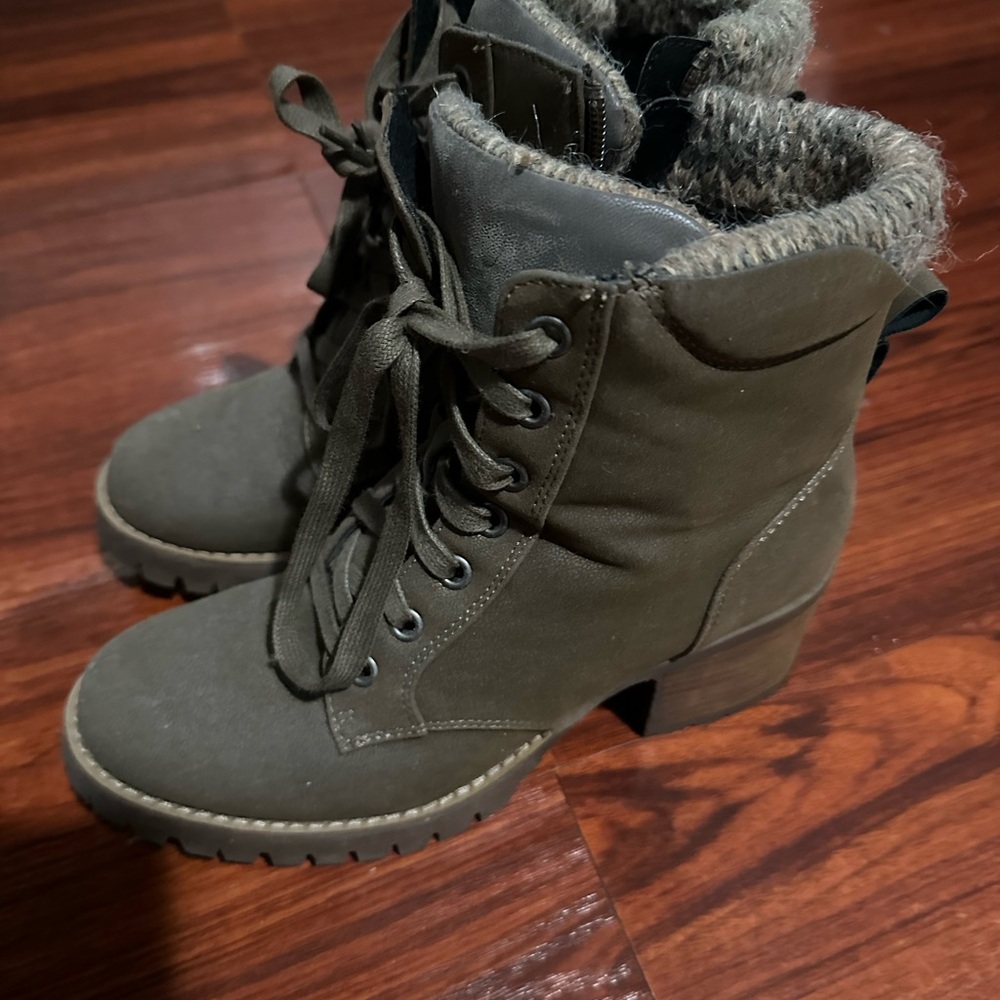 Women's Olive Lace-Up Ankle Boots